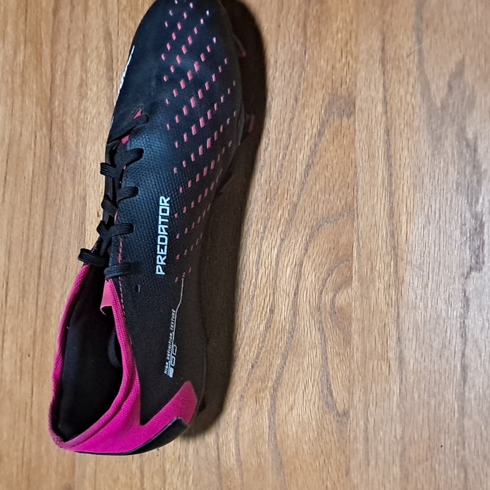 adidas predator accuracy soccer cleats - Picture 2 of 4